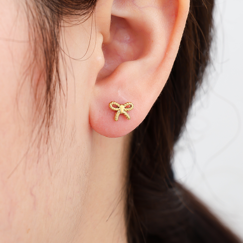 6mm Twist Bowtie stainless steel piercing       