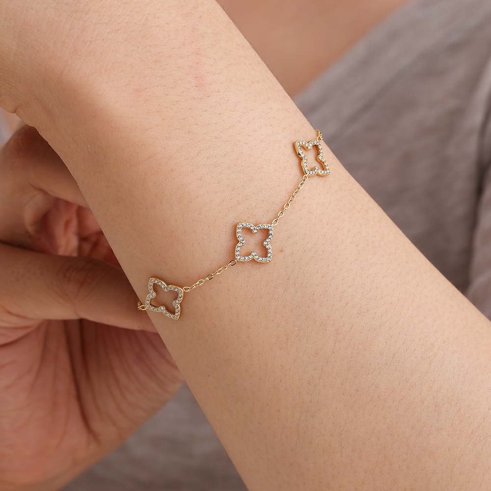 17cm Sparkling Lucky Flower stainless steel bracelet        