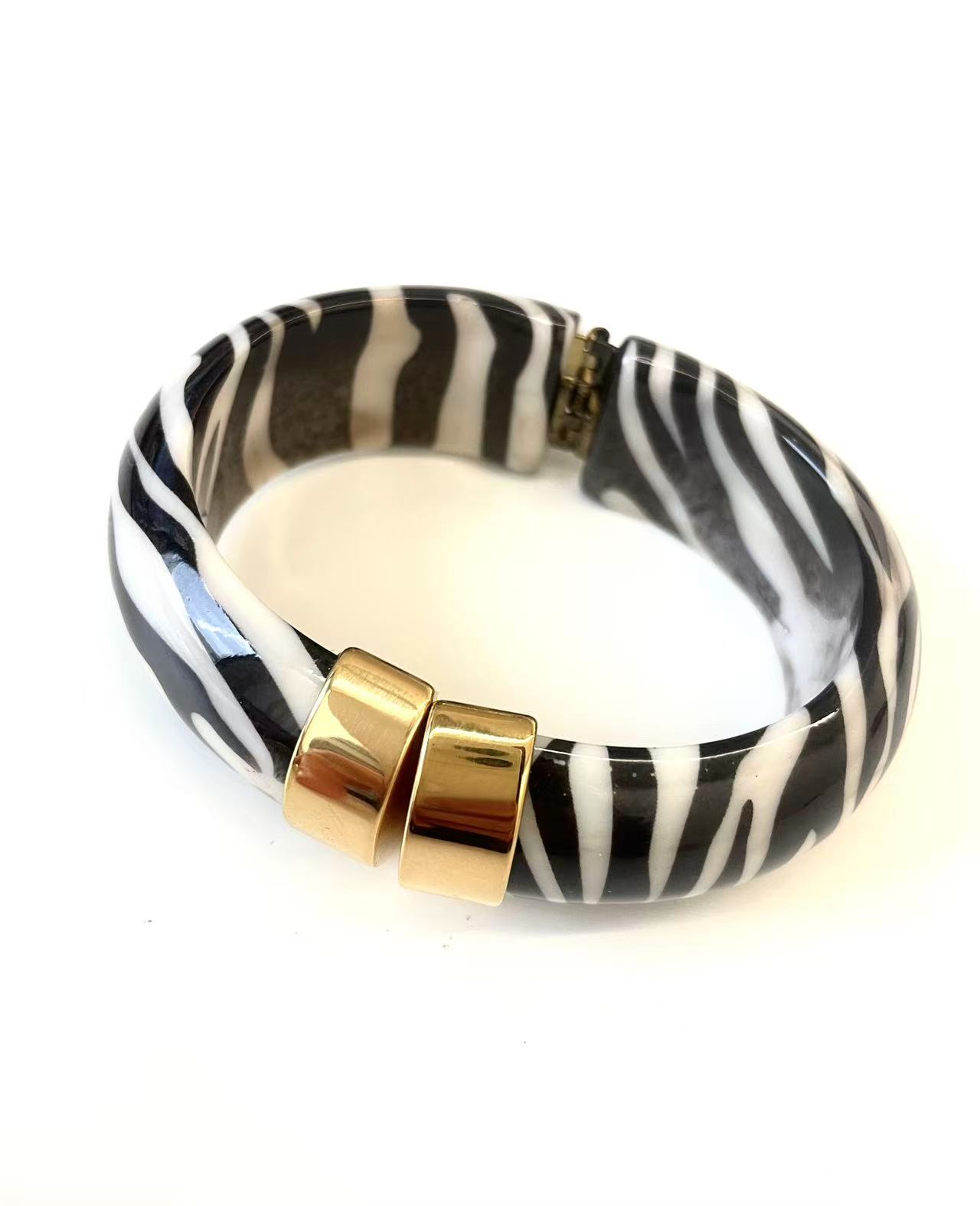Round chunky resin stainless steel bangle  