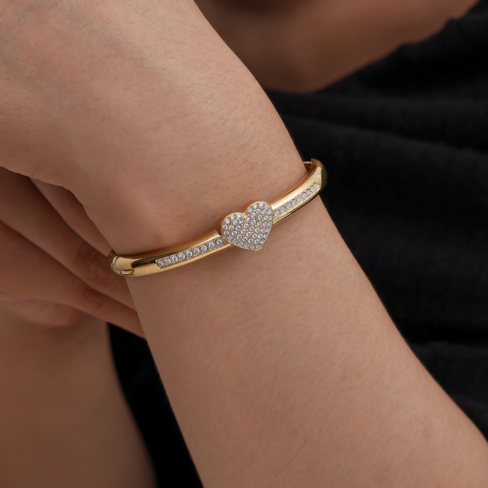 6cm Diameter Diamond Heart Stainless Steel Bangle  