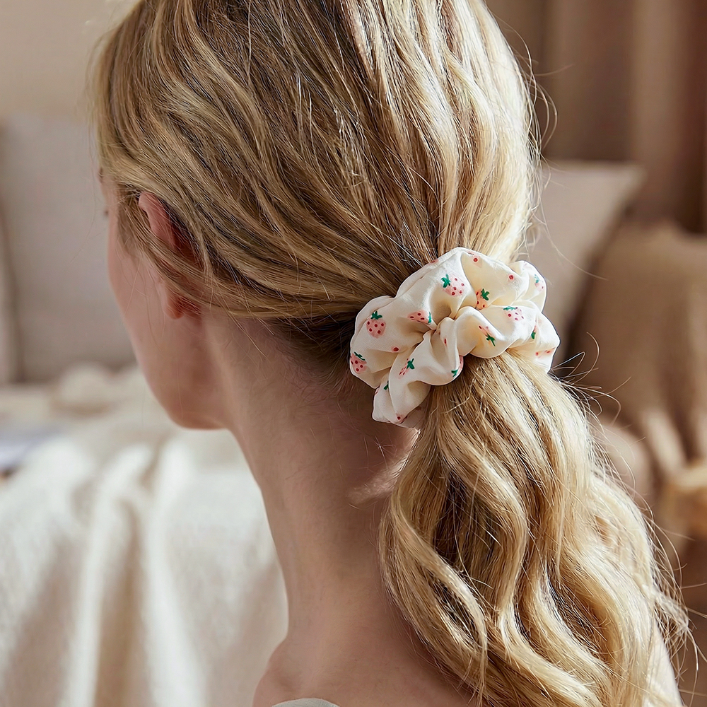 8*60mm Small Strawberry Beige Scrunchie 