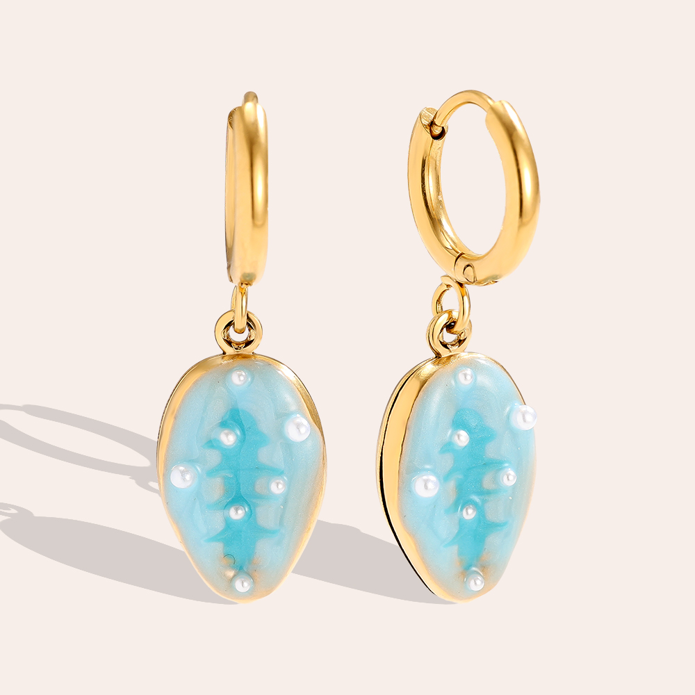 1*3cm light blue shell stainless steel earrings  