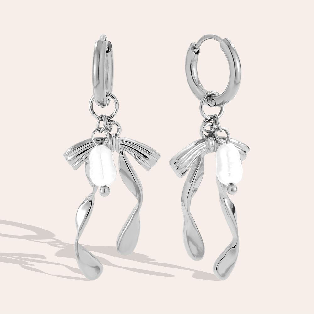 1.2*3.8cm Bowtie And Pearl Stainless Steel Earrings        