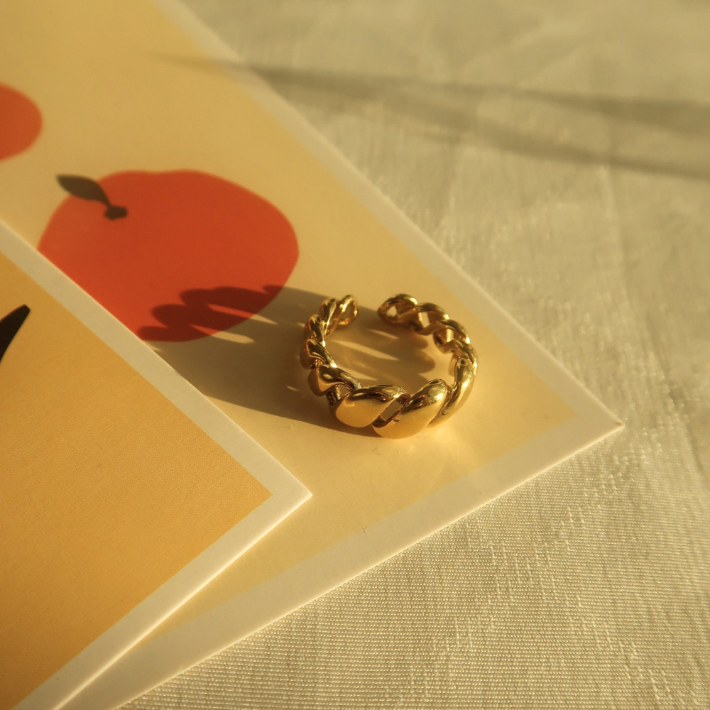 Allura Twist stainless steel ring