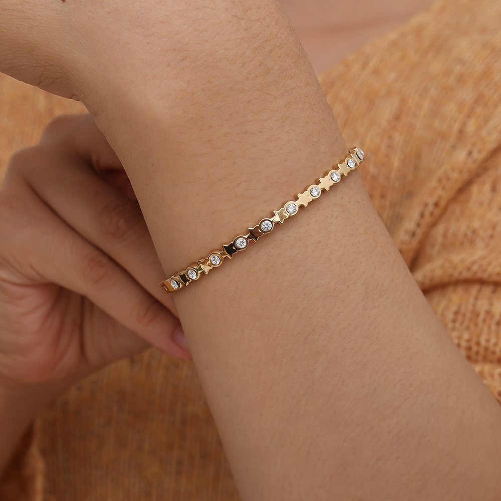 6.4cm Diameter Star And Diamonds Stainless Steel Bangle      