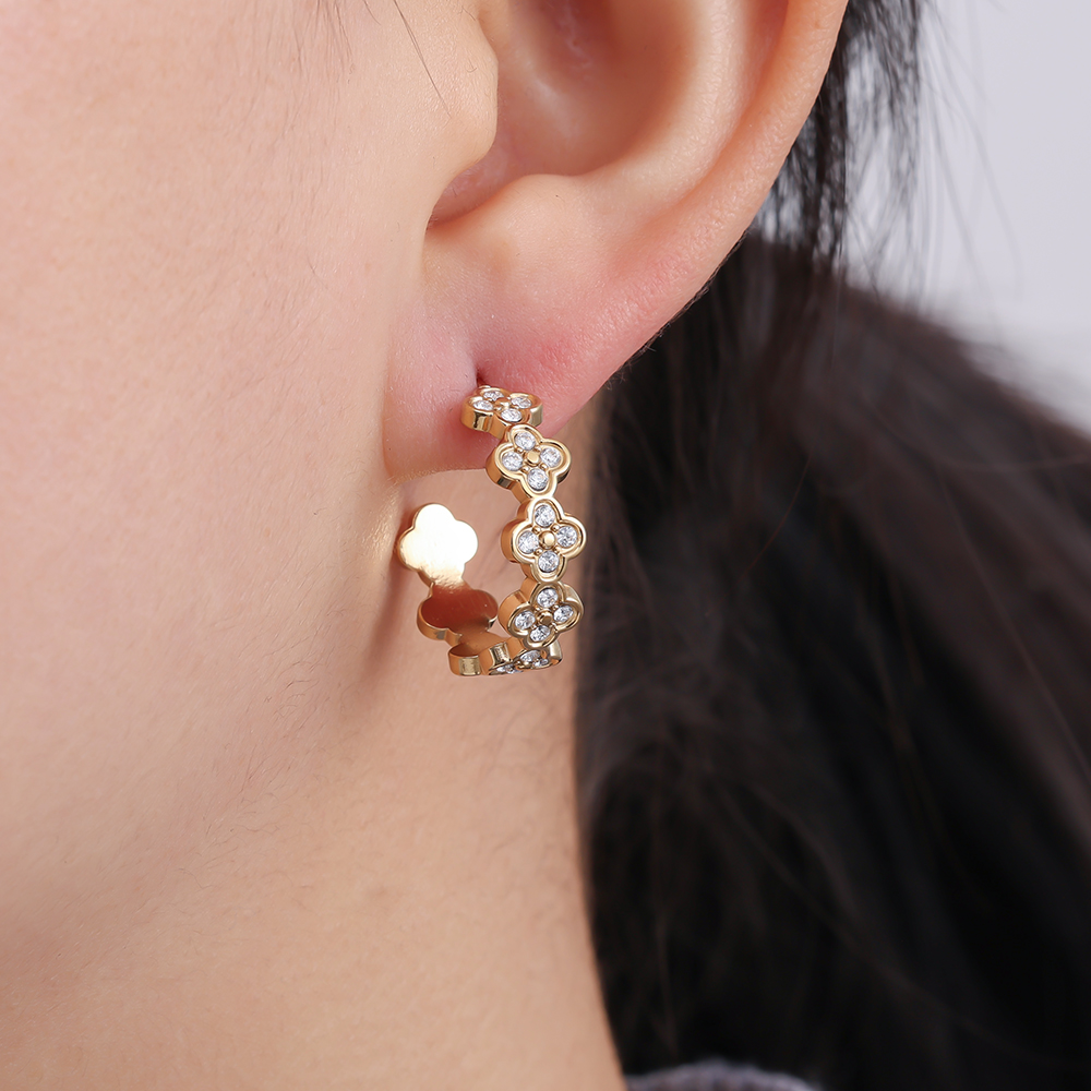2.5cm Diamond Lucky Flower Hoop Stainless Steel Earrings        