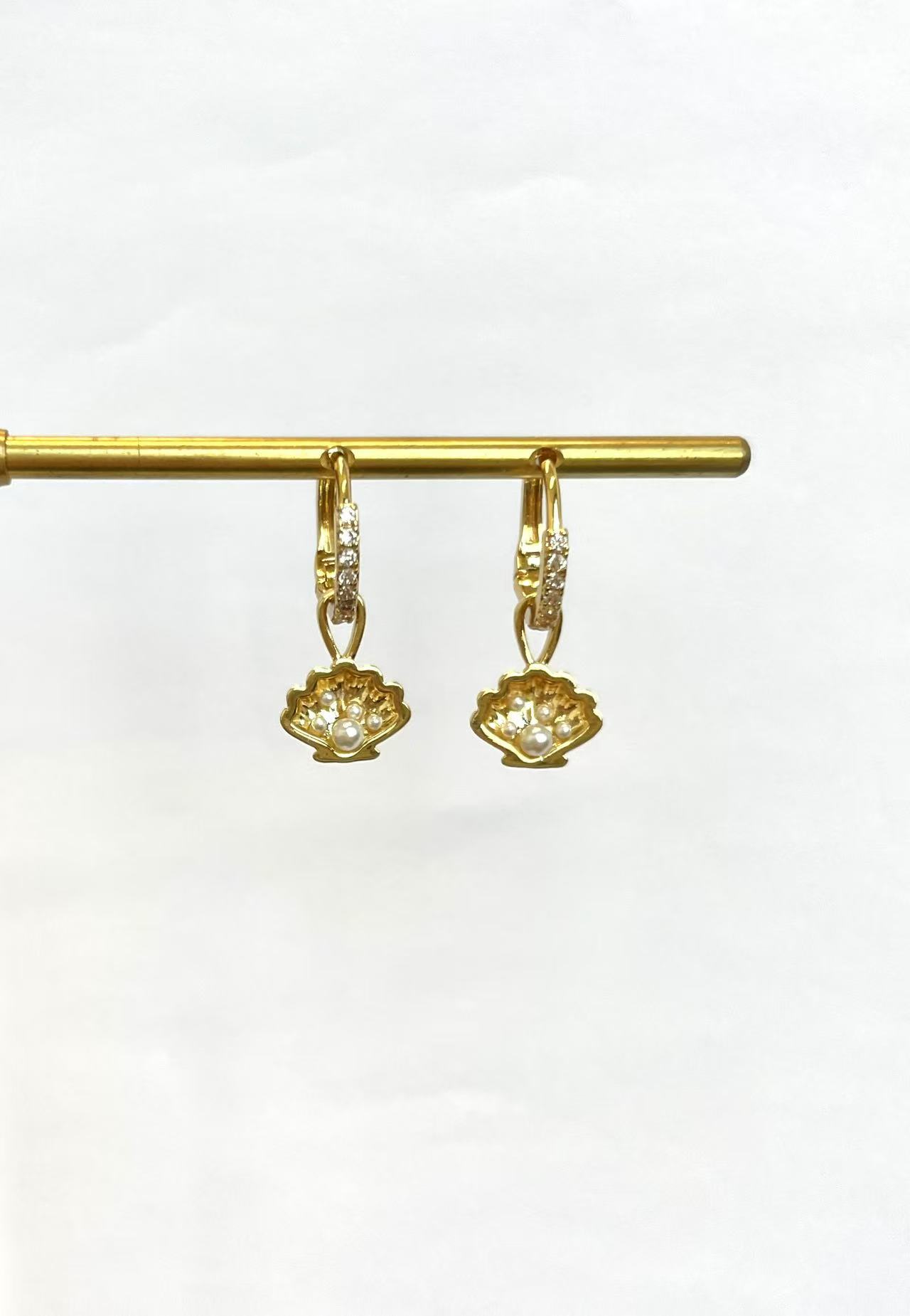 2.4cm Shell And Pearl Gold Plated Earrings 