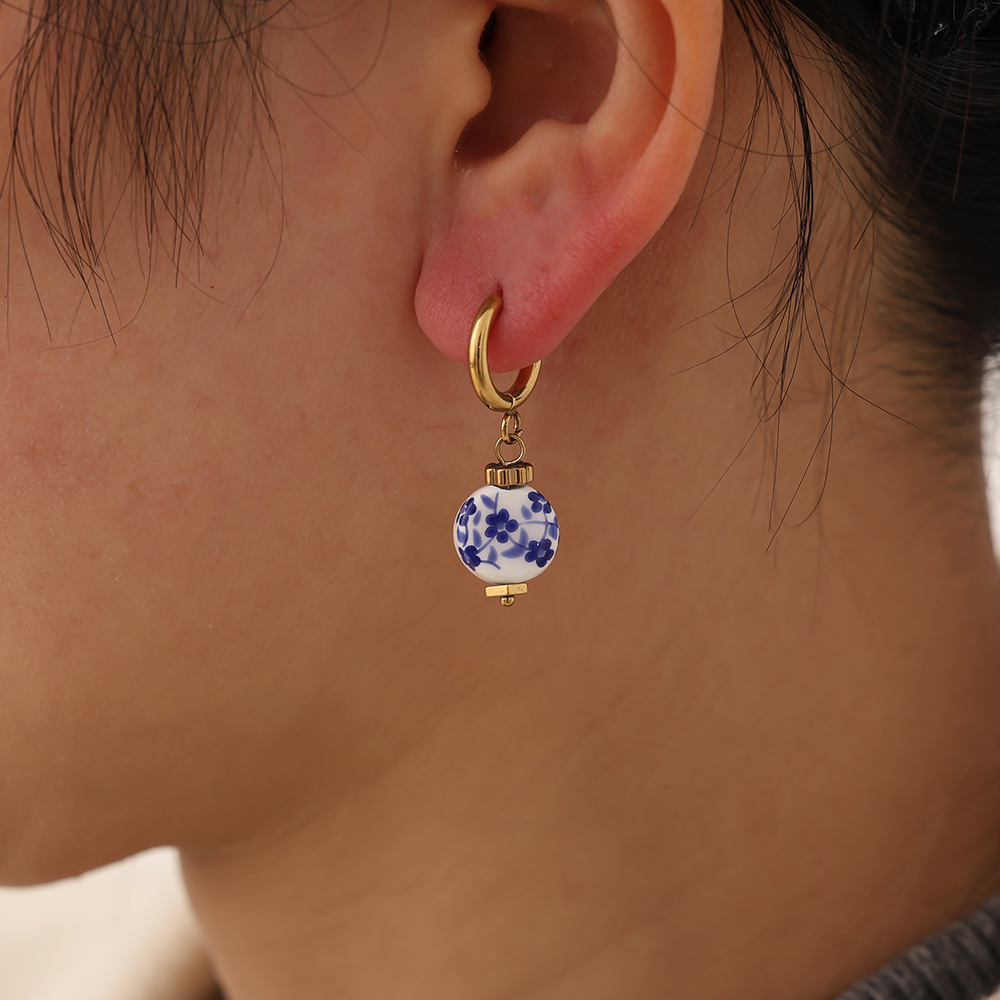 1*3cm round ceramic stainless steel earrings    