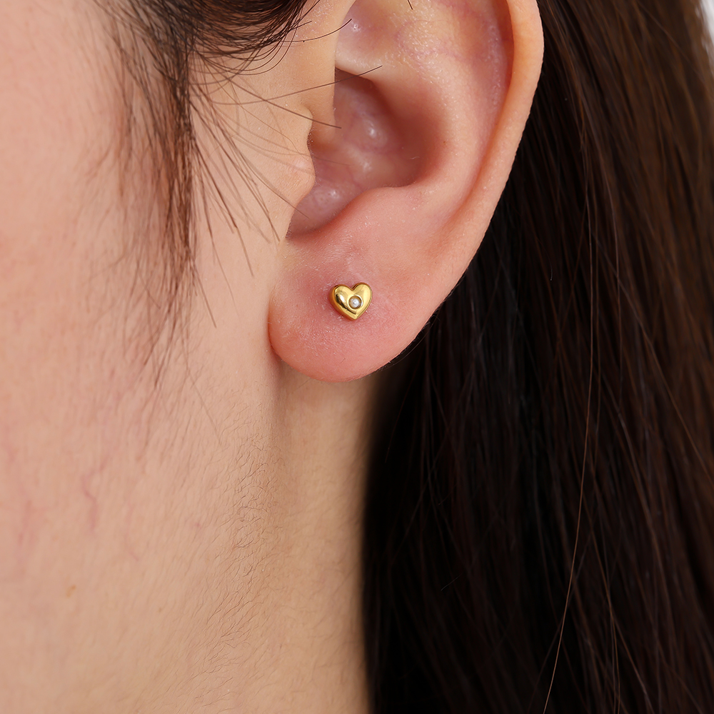 4mm Diamond In Heart stainless steel piercing    