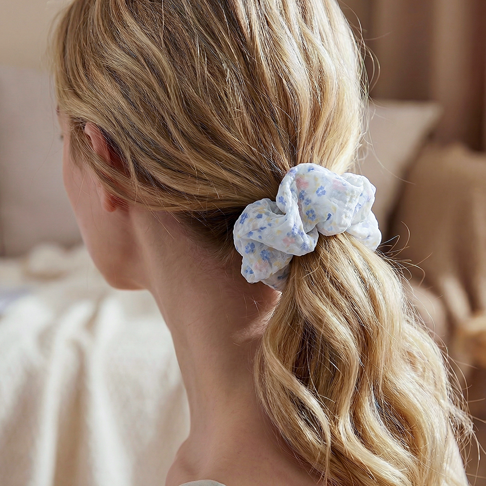 Small flowers scrunchie