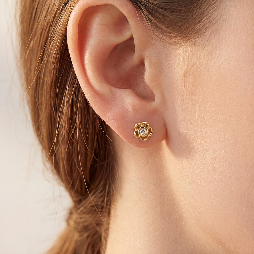 Stainless steel earrings 7mm simple small zirconia flower
