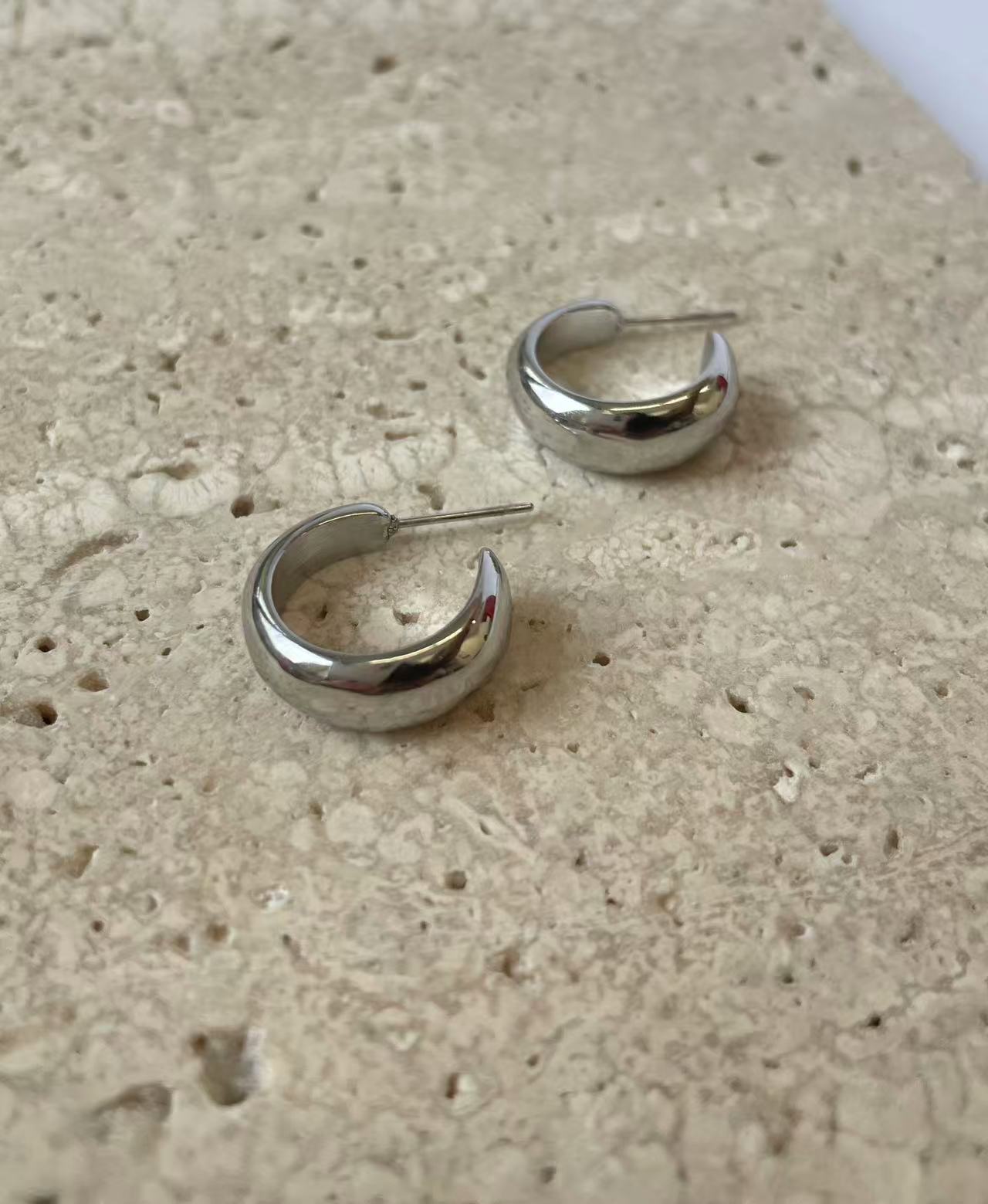 2cm Simple Half Hoop Stainless Steel Earrings        