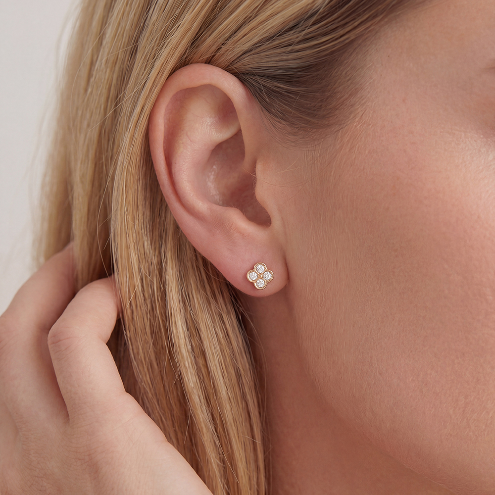 5mm cloverleaf zirconia stainless steel earrings
