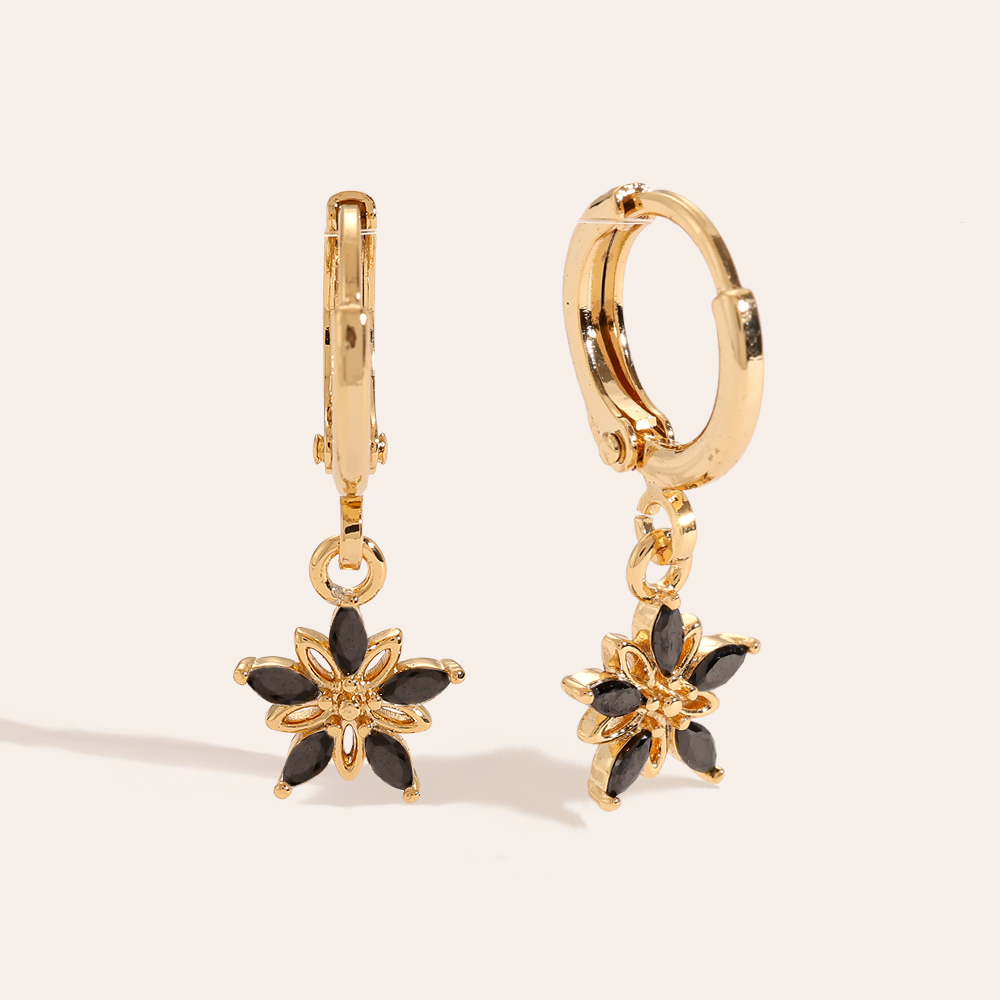 Gold-plated Diamond And Hollow Flower earrings