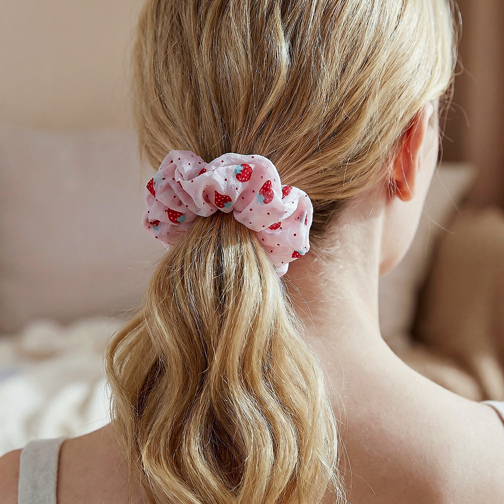 8*65mm Small Strawberry White Scrunchie   