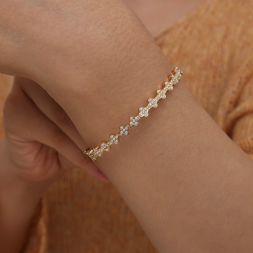 6.2cm Diameter Fancy Diamond Flower Stainless Steel Bangle      