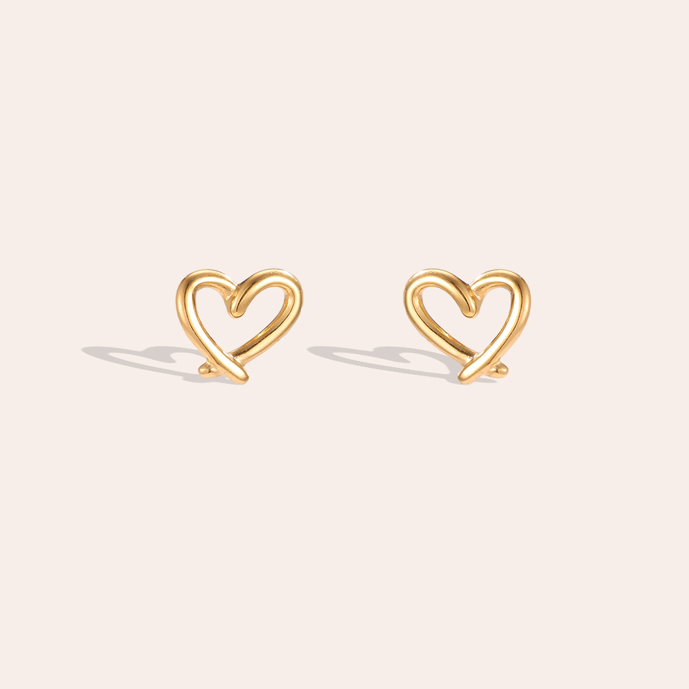Stainless steel earrings, 7mm, doodle heart design