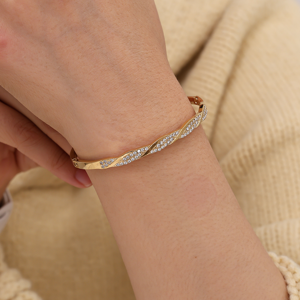 6.3cm Diameter Fancy Diamond Twist Stainless Steel Bangle      