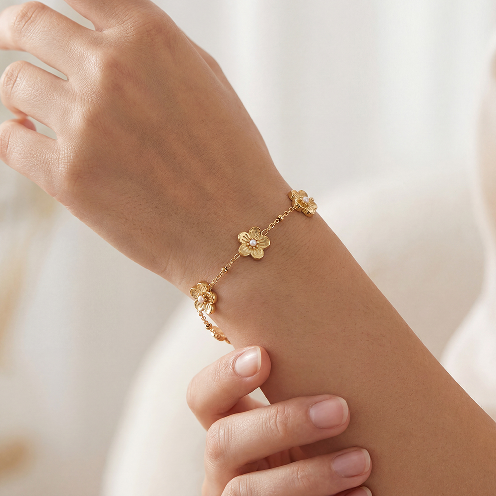 Stainless steel bracelet 17cm Five flowers with small faux pearls