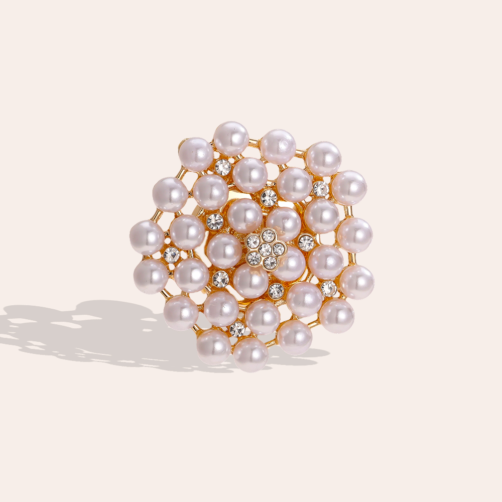33mm pearl cluster decorative button brooch