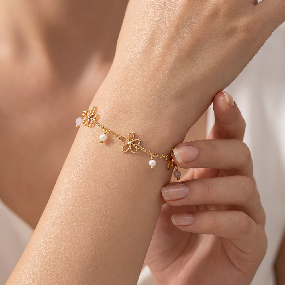 Stainless steel bracelet 17cm Simple flowers and beads