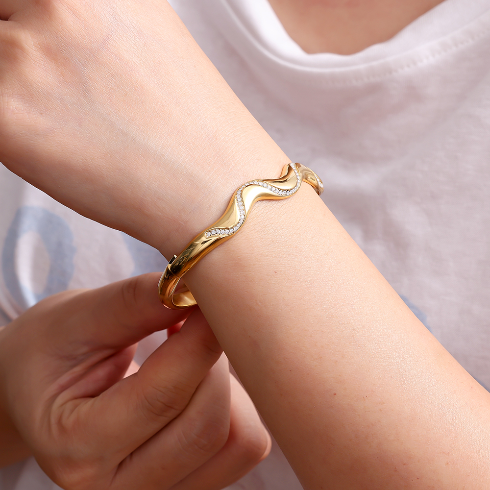 6cm Nice Diamond Wave stainless steel bangle  