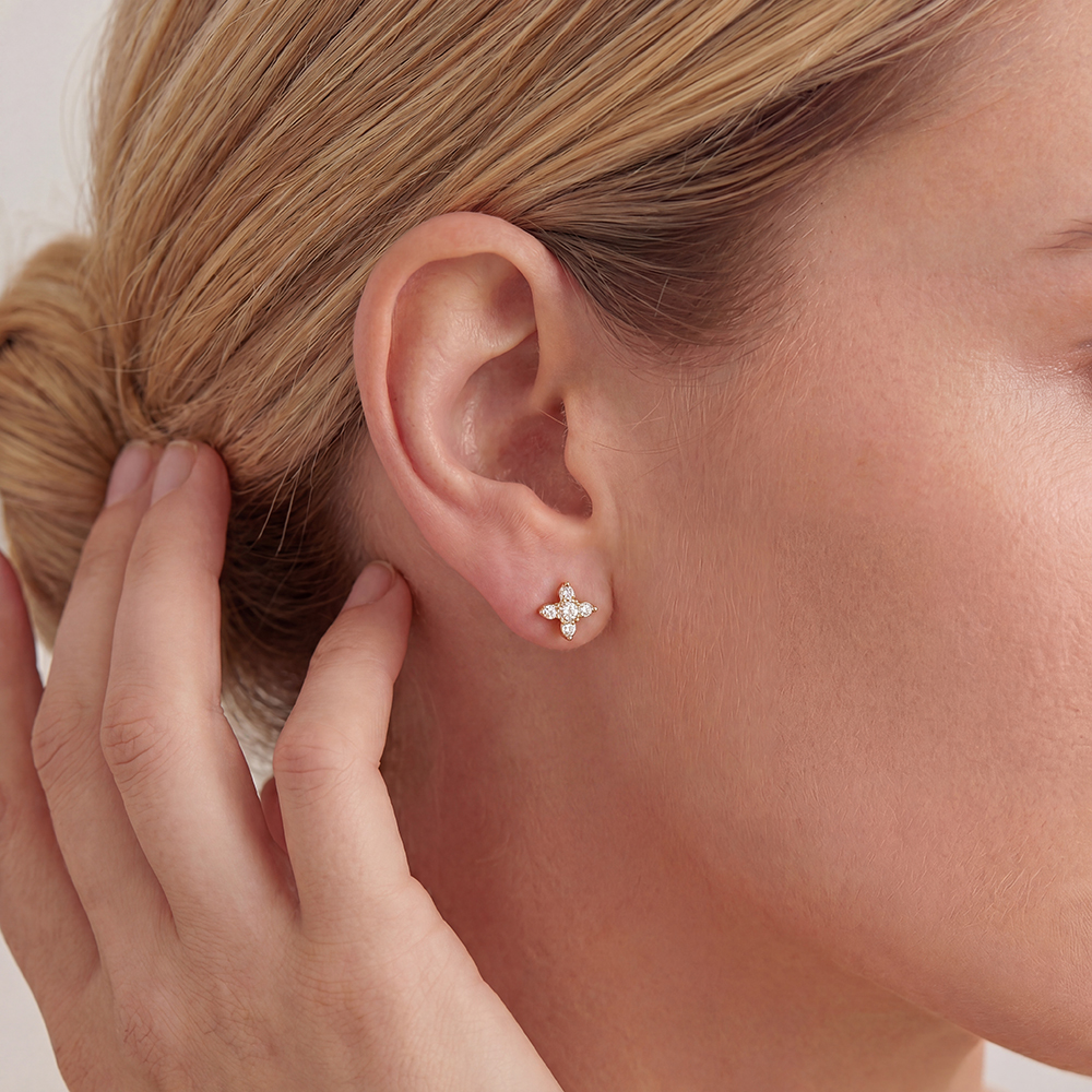 Stainless steel piercing 12mm mini zirconia flower cloverleaf