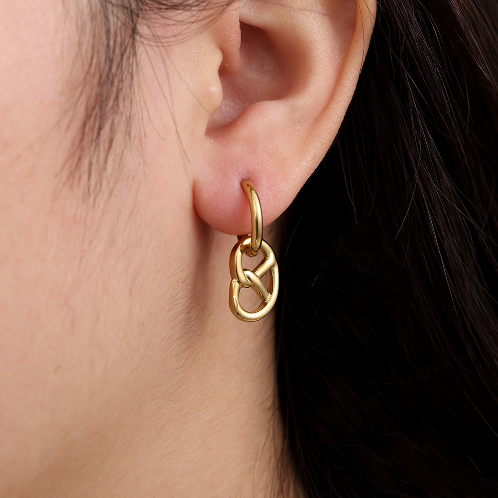2.5cm Pretzel stainless steel earrings