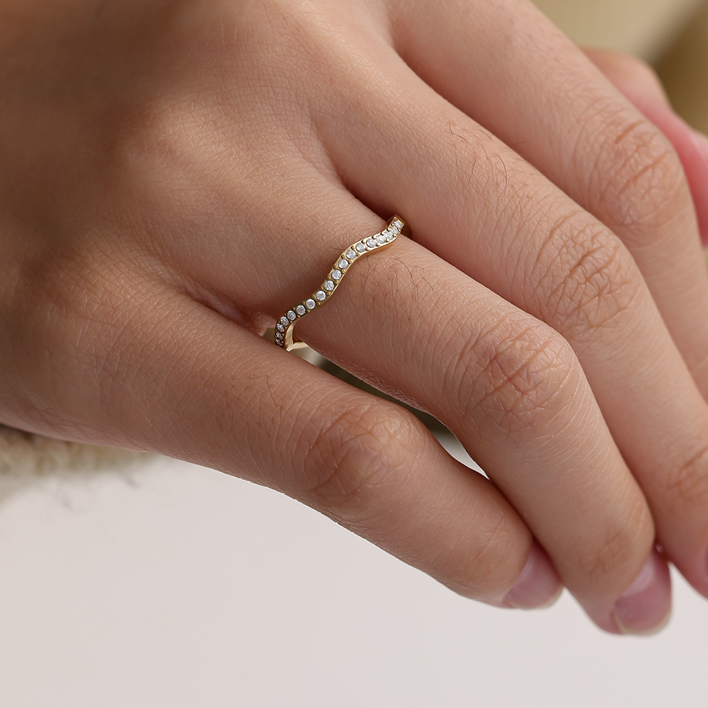 Adjustable wave zirconia stainless steel ring