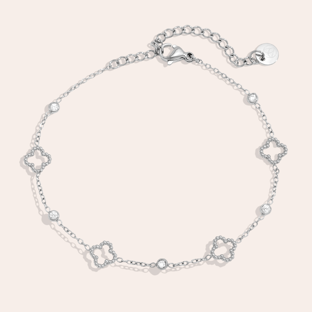 Stainless steel bracelet, 16.5 cm, featuring a small shamrock with a mini zirconia