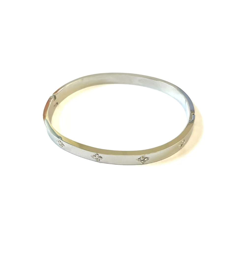 6.5cm Diameter Small Diamond Lucky Flower Stainless Steel Bangle      