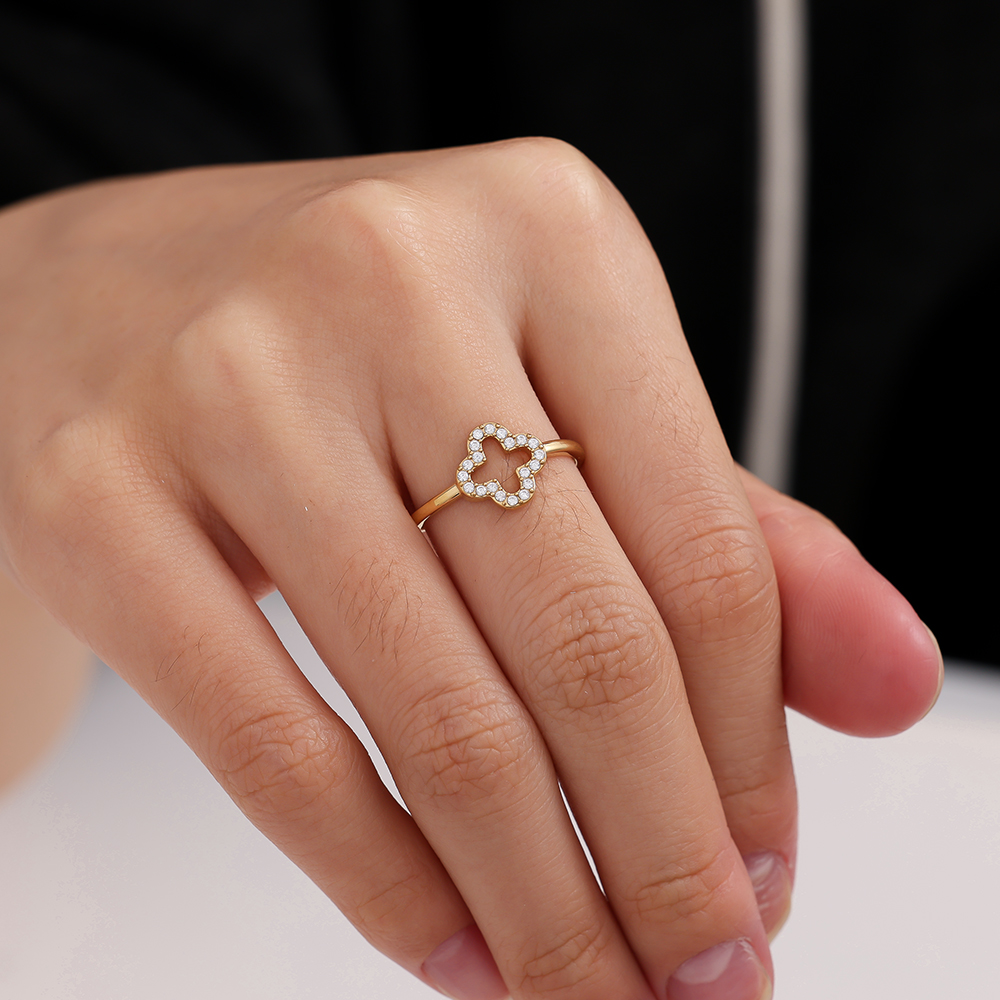 Adjustable zirconia cloverleaf stainless steel ring