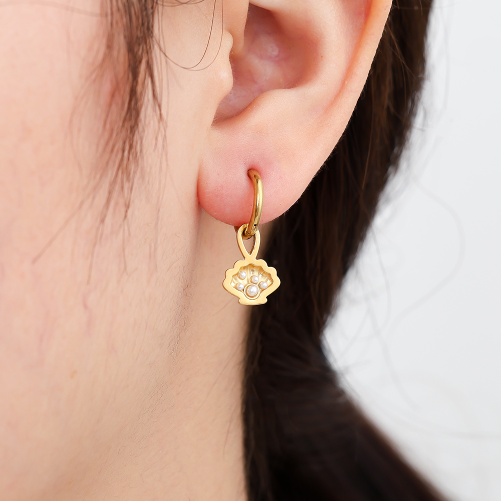2.3cm Shell And Pearl Stainless Steel Earrings    