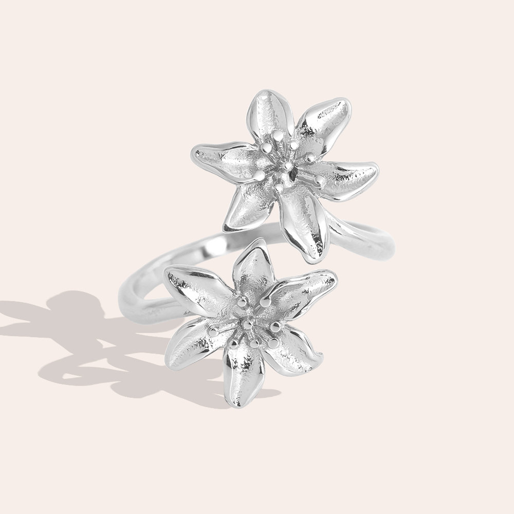 Adjustable open two flower stainless steel ring